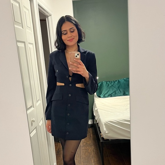 Oak and Fort xs dress with side cut outs - Picture 2 of 2